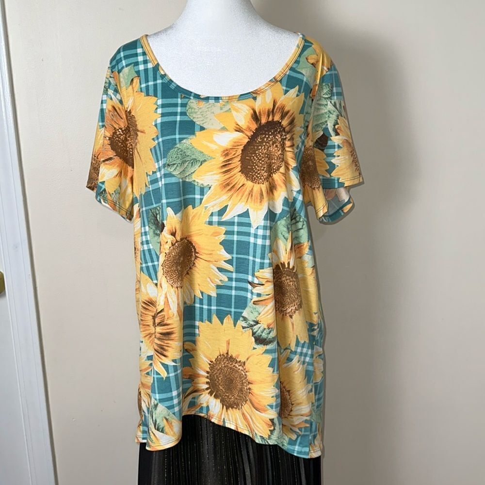 LuLaRoe 2X Teal Gold Brown White Plaid Sunflower Print High Low Classic Tee